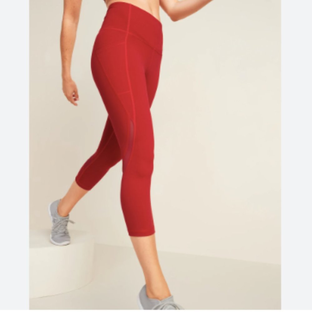 Red Mid-Rise Side-Pocket Crop Leggings